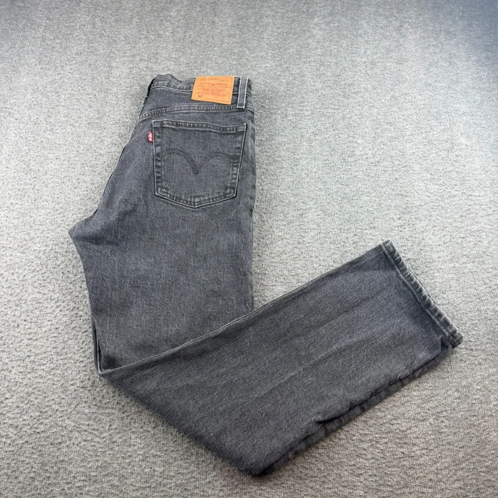 Levi's 501 Original Fit Men's Size 30x28 Black Straight Leg‎ Button Fly Jeans